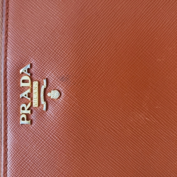 Authentic Prada Large Saffiano Leather Wallet - Picture 6 of 17